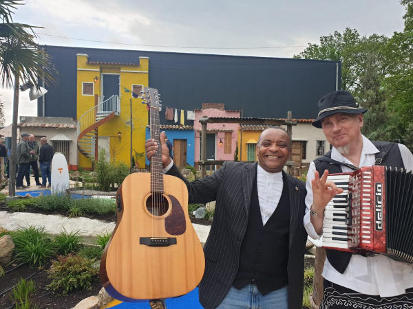 Cubaanse live muziek en danseressen